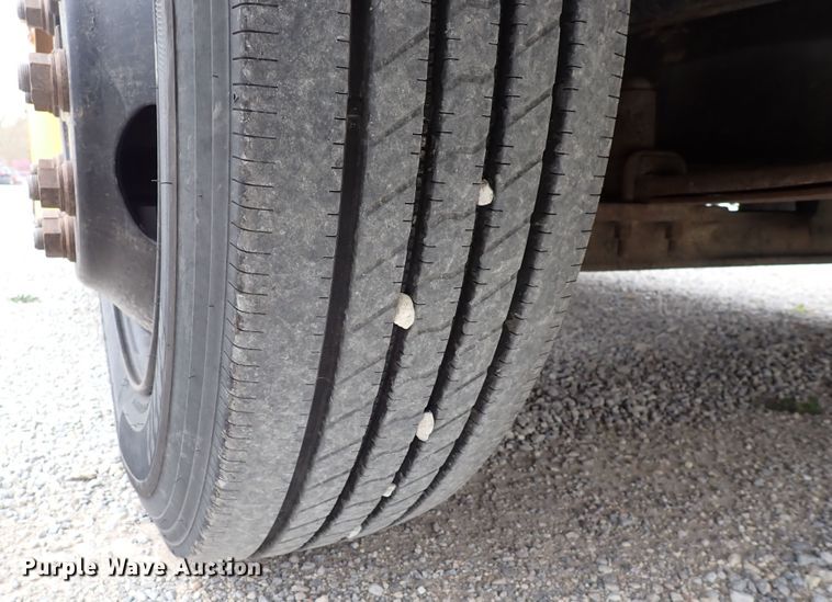 image for item DI1881 2005 Freightliner FS65  bus