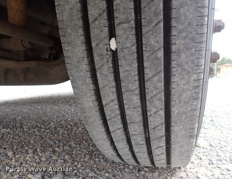 image for item DI1881 2005 Freightliner FS65  bus