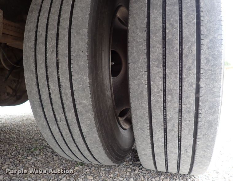 image for item DI1881 2005 Freightliner FS65  bus