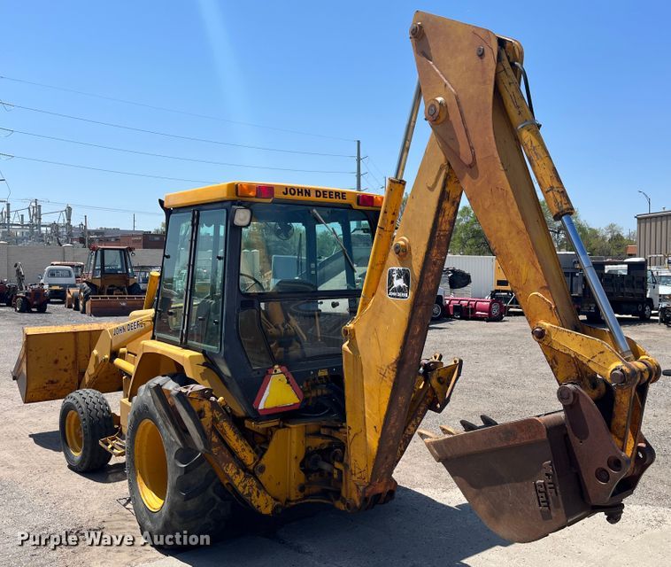 image for item DI1883 1989 John Deere 310C  backhoe