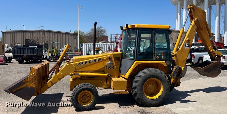 image for item DI1883 1989 John Deere 310C  backhoe