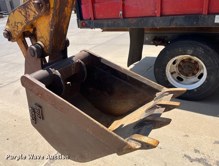 image for item DI1883 1989 John Deere 310C  backhoe