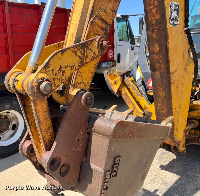 image for item DI1883 1989 John Deere 310C  backhoe