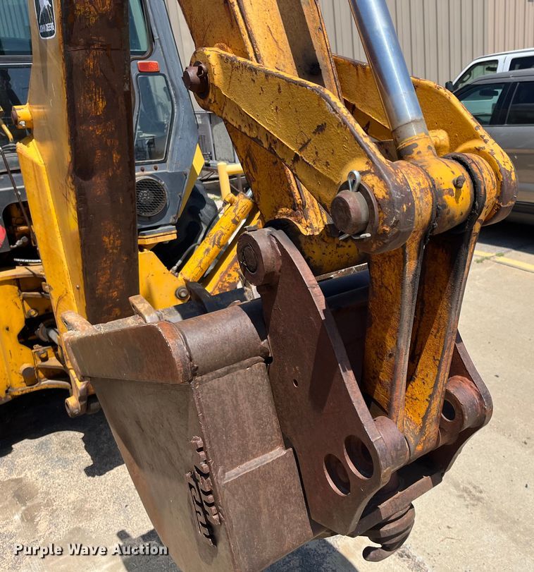 image for item DI1883 1989 John Deere 310C  backhoe