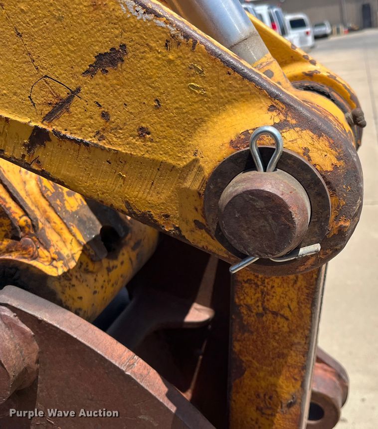 image for item DI1883 1989 John Deere 310C  backhoe