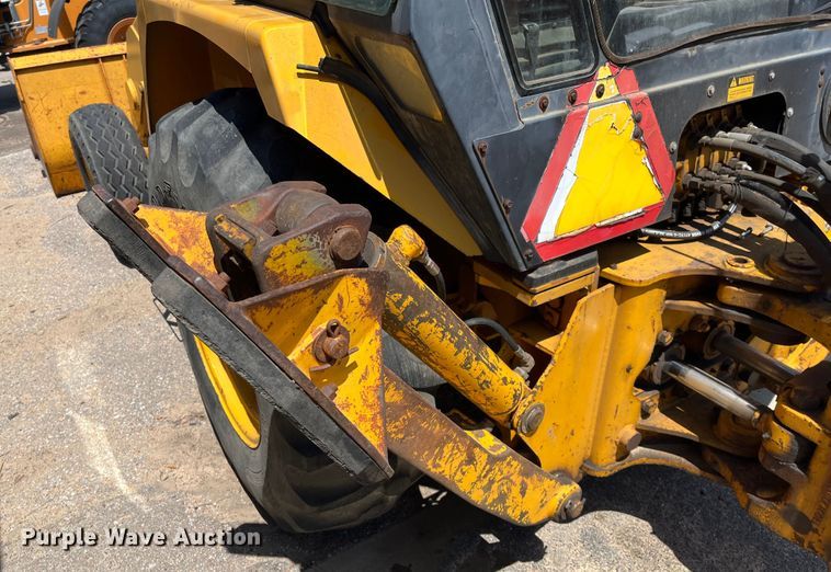 image for item DI1883 1989 John Deere 310C  backhoe