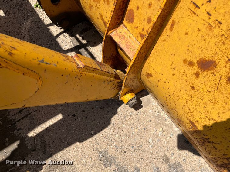 image for item DI1883 1989 John Deere 310C  backhoe