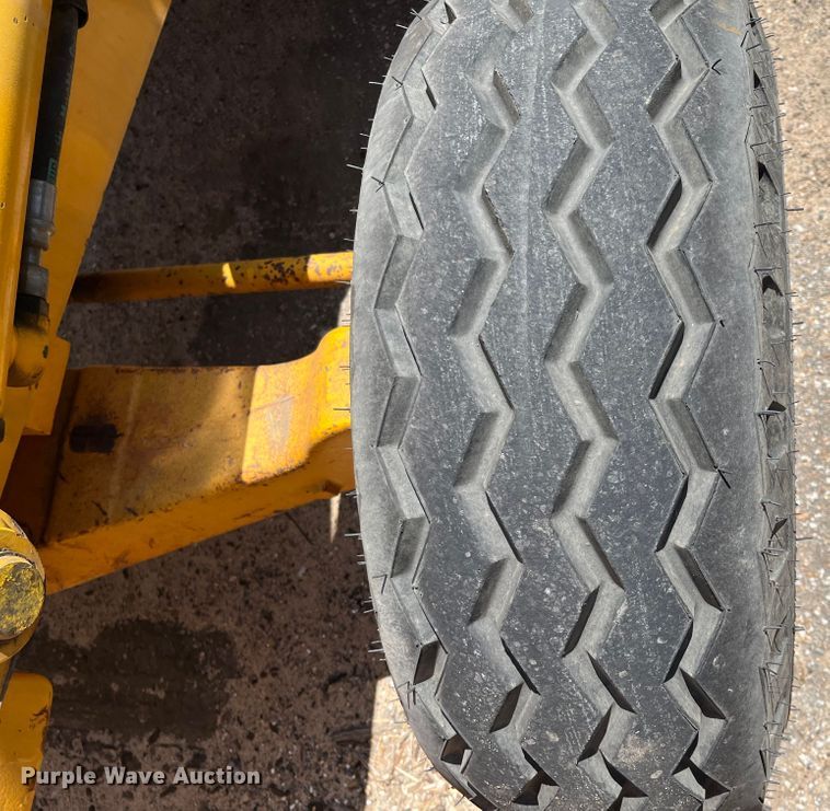 image for item DI1883 1989 John Deere 310C  backhoe