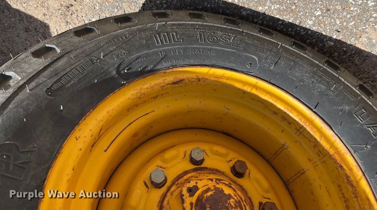 image for item DI1883 1989 John Deere 310C  backhoe