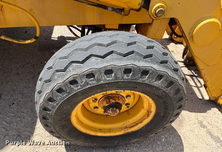 image for item DI1883 1989 John Deere 310C  backhoe