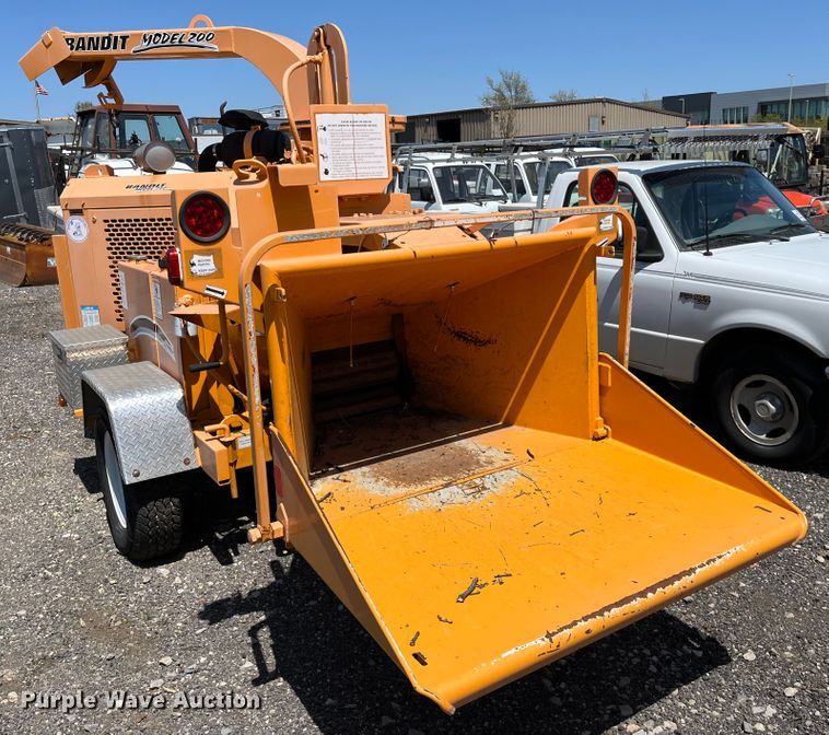 image for item DI1889 2005 Bandit 200  wood chipper