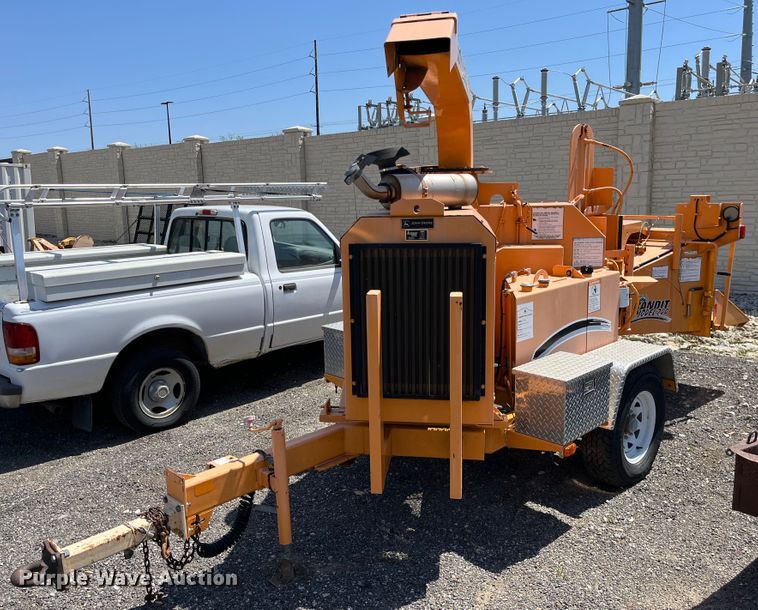 image for item DI1889 2005 Bandit 200  wood chipper