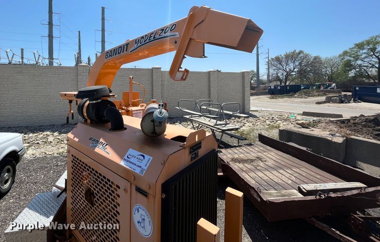 image for item DI1889 2005 Bandit 200  wood chipper