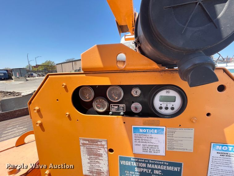 image for item DI1889 2005 Bandit 200  wood chipper