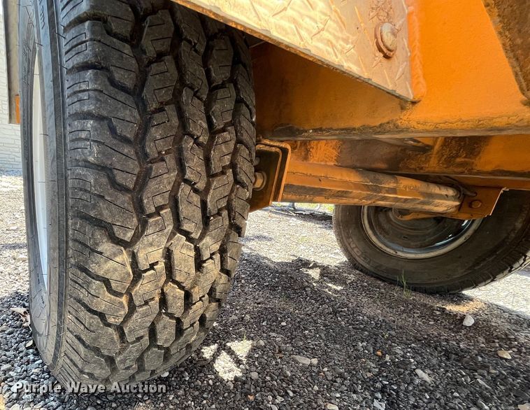 image for item DI1889 2005 Bandit 200  wood chipper