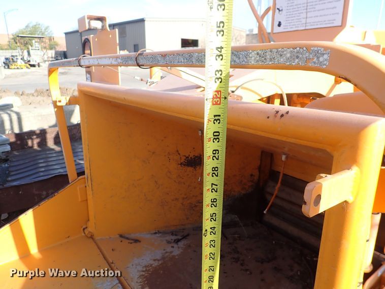 image for item DI1889 2005 Bandit 200  wood chipper