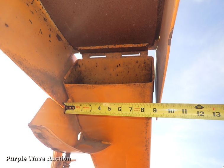 image for item DI1889 2005 Bandit 200  wood chipper