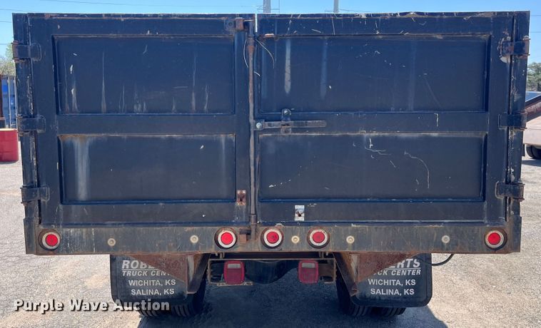 image for item DI1890 2003 International 4200  grain truck