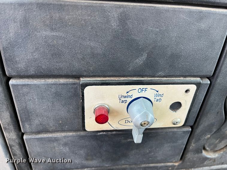 image for item DI1890 2003 International 4200  grain truck