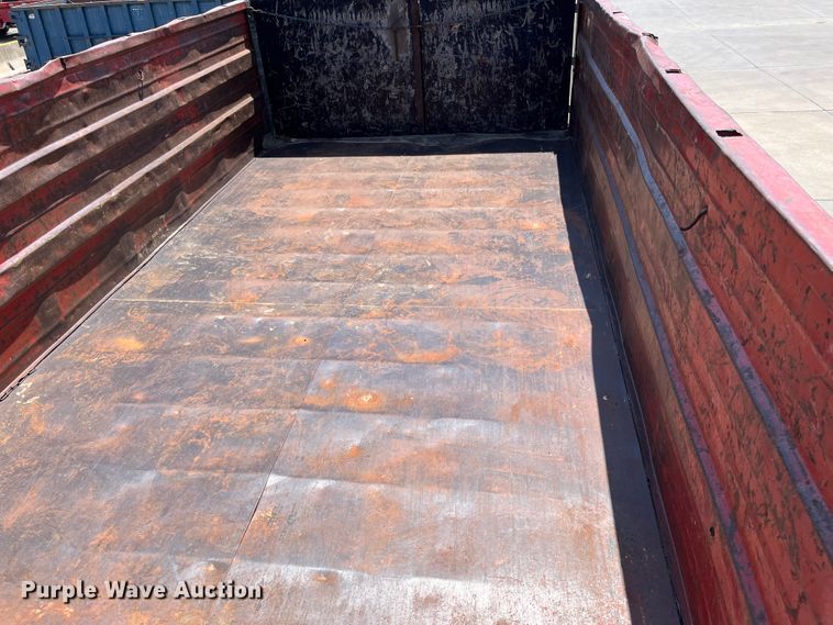 image for item DI1890 2003 International 4200  grain truck