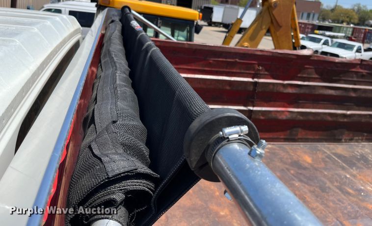 image for item DI1890 2003 International 4200  grain truck