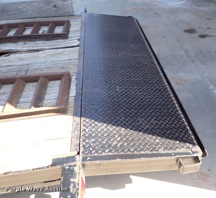 image for item DI1940 2006 H&H  utility trailer