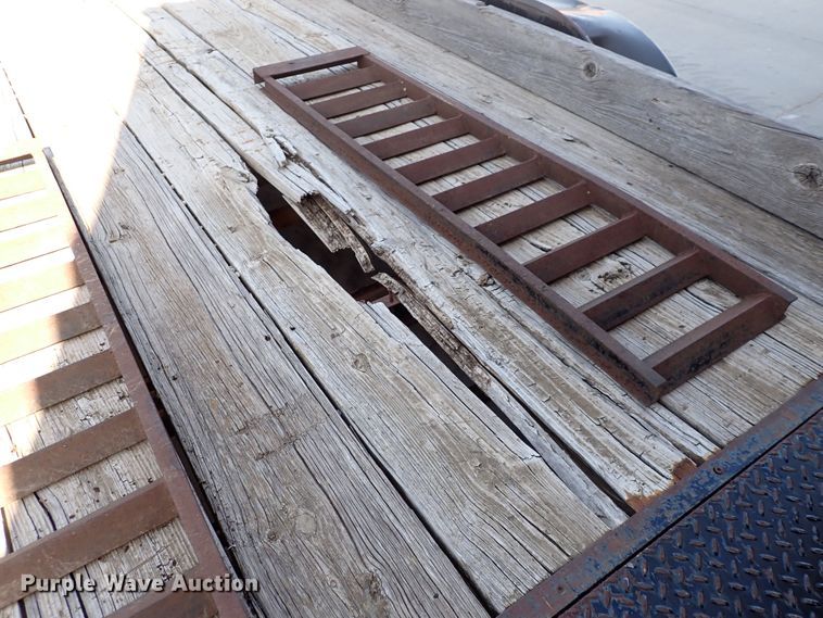 image for item DI1940 2006 H&H  utility trailer