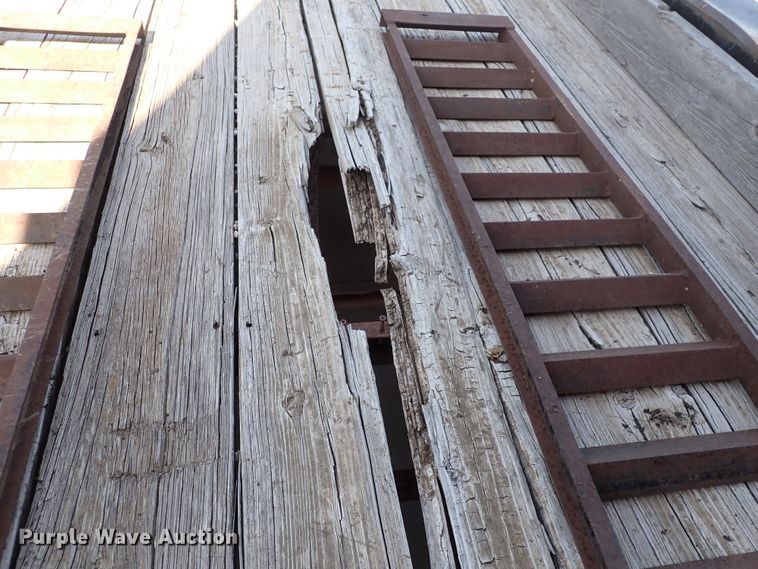 image for item DI1940 2006 H&H  utility trailer