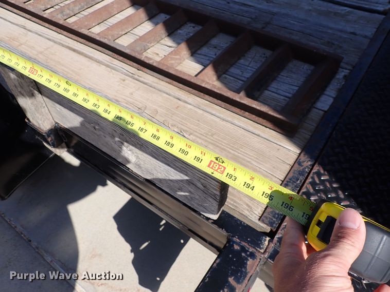 image for item DI1940 2006 H&H  utility trailer