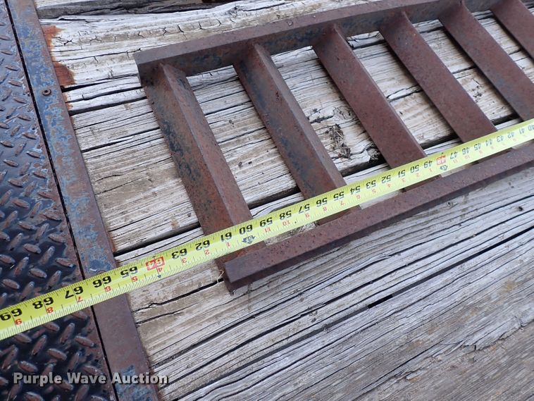 image for item DI1940 2006 H&H  utility trailer