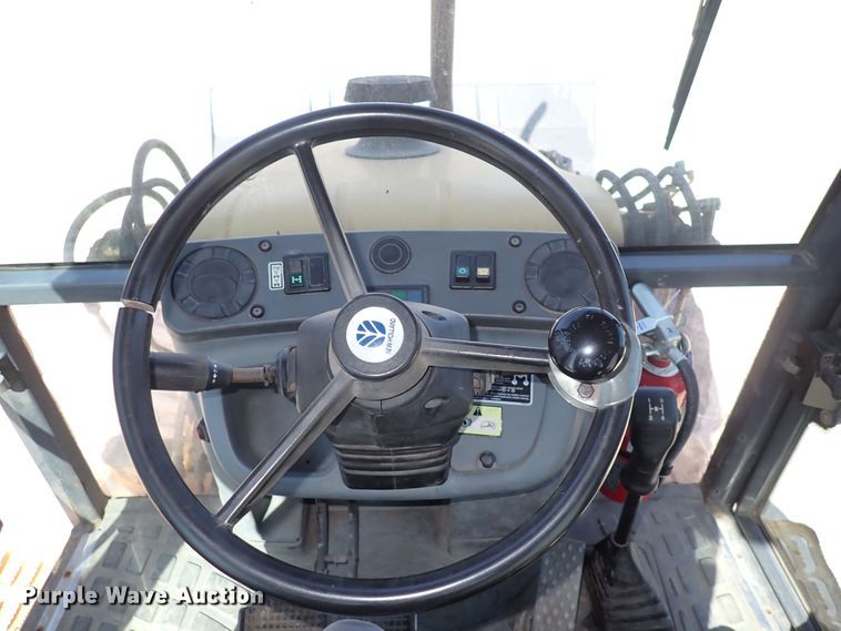 image for item DI1943 New Holland 555E  backhoe