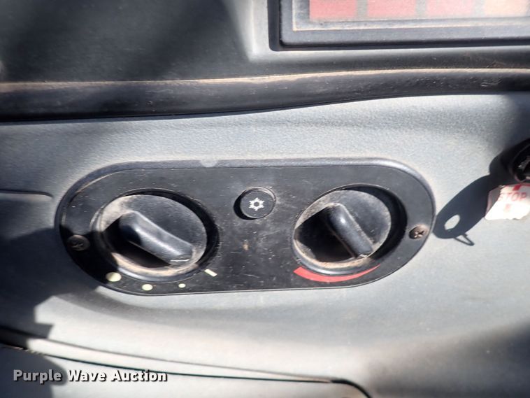 image for item DI1943 New Holland 555E  backhoe