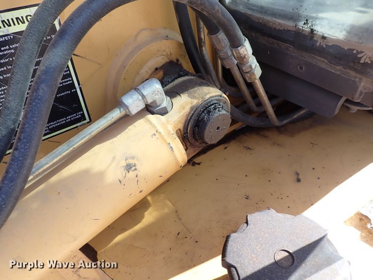 image for item DI1943 New Holland 555E  backhoe