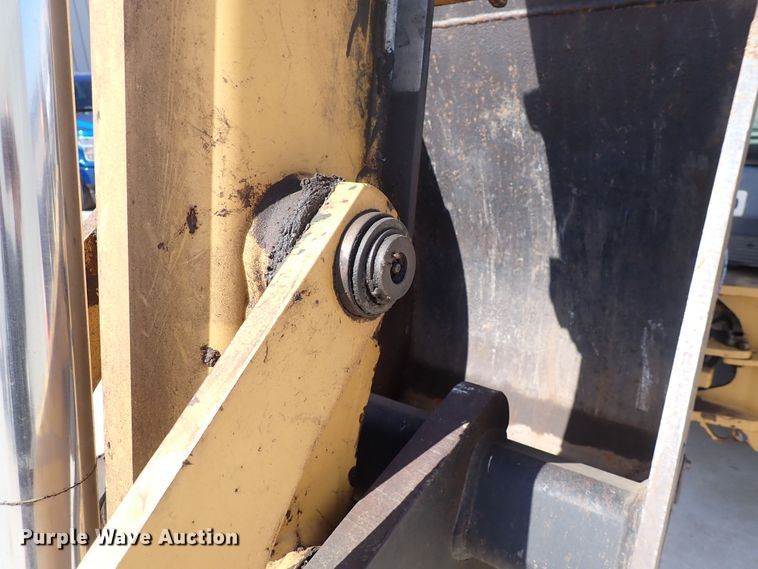 image for item DI1943 New Holland 555E  backhoe