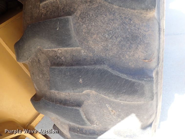 image for item DI1943 New Holland 555E  backhoe