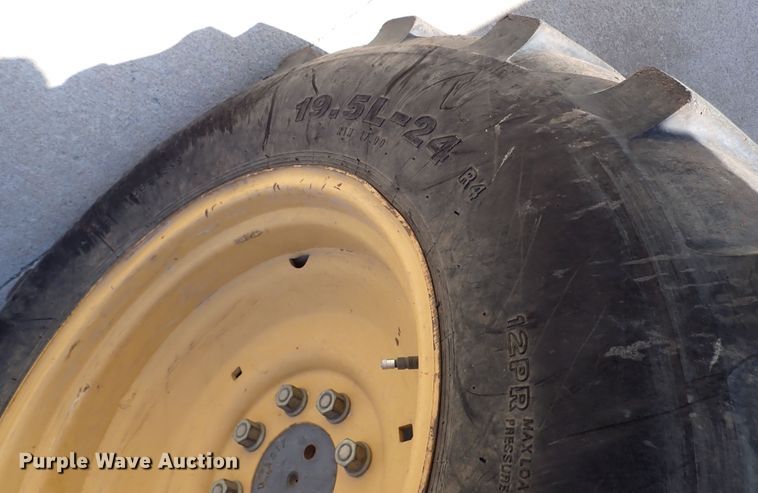 image for item DI1943 New Holland 555E  backhoe