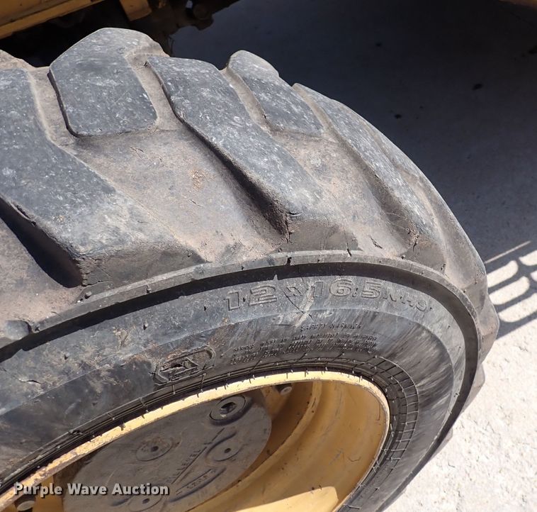 image for item DI1943 New Holland 555E  backhoe