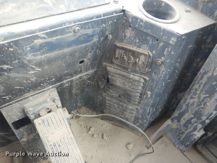 image for item DJ1302 2004 Al-jon 525  landfill compactor