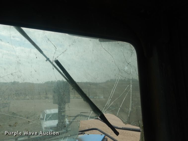 image for item DJ1302 2004 Al-jon 525  landfill compactor