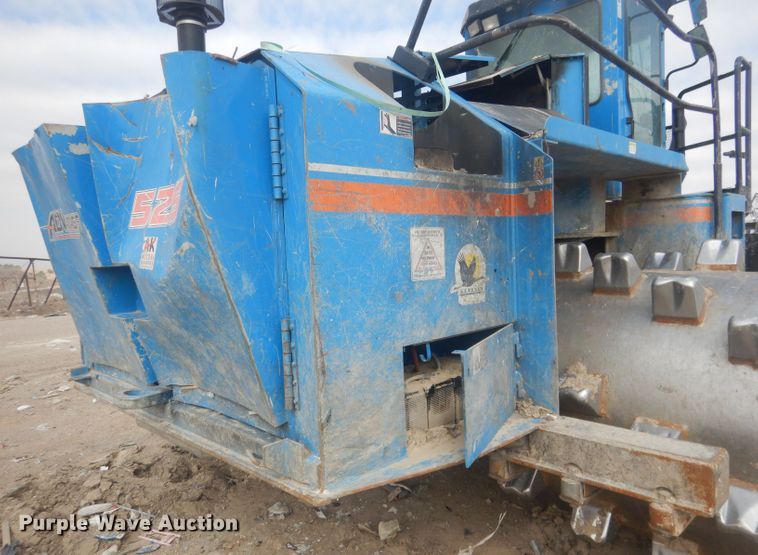 image for item DJ1302 2004 Al-jon 525  landfill compactor