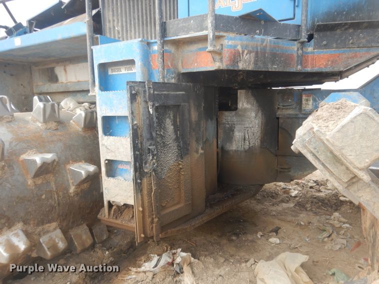 image for item DJ1302 2004 Al-jon 525  landfill compactor