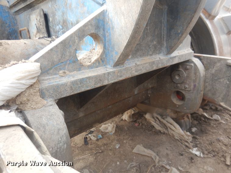 image for item DJ1302 2004 Al-jon 525  landfill compactor