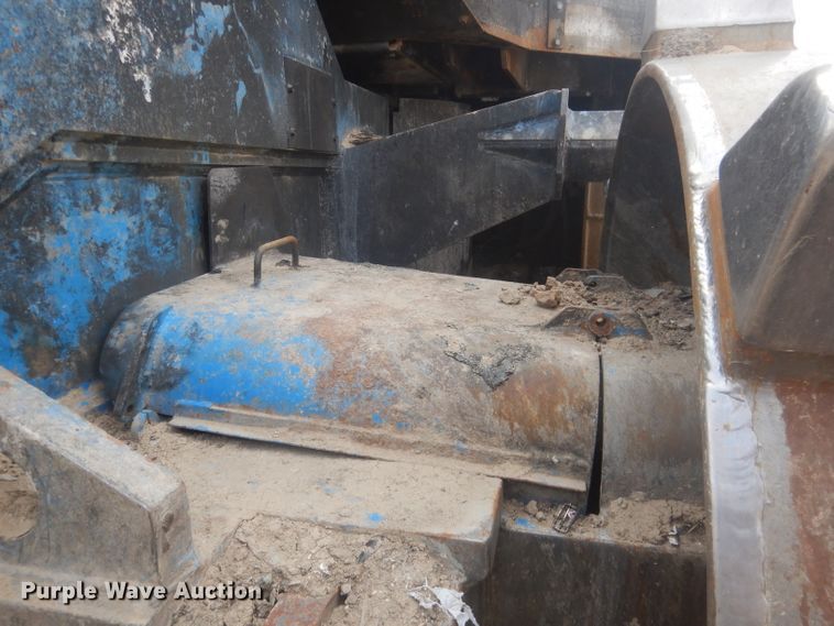 image for item DJ1302 2004 Al-jon 525  landfill compactor