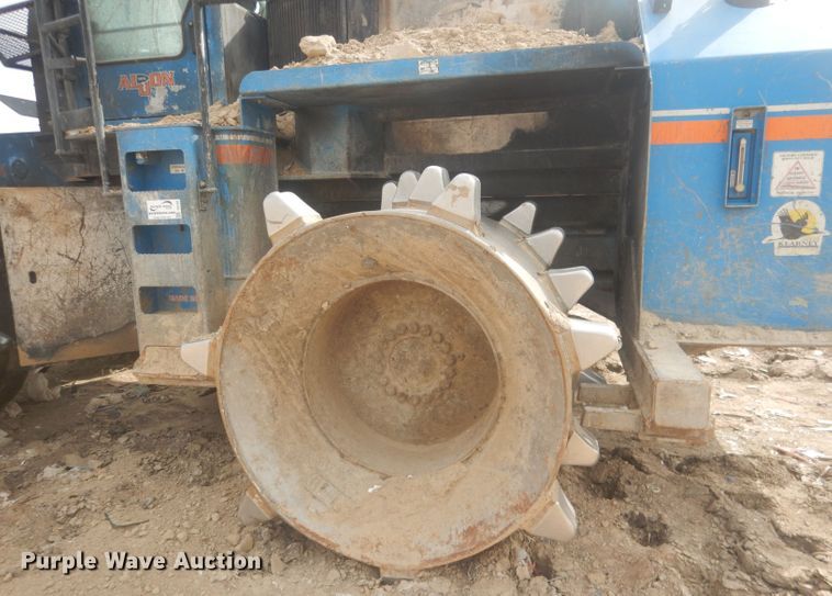 image for item DJ1302 2004 Al-jon 525  landfill compactor