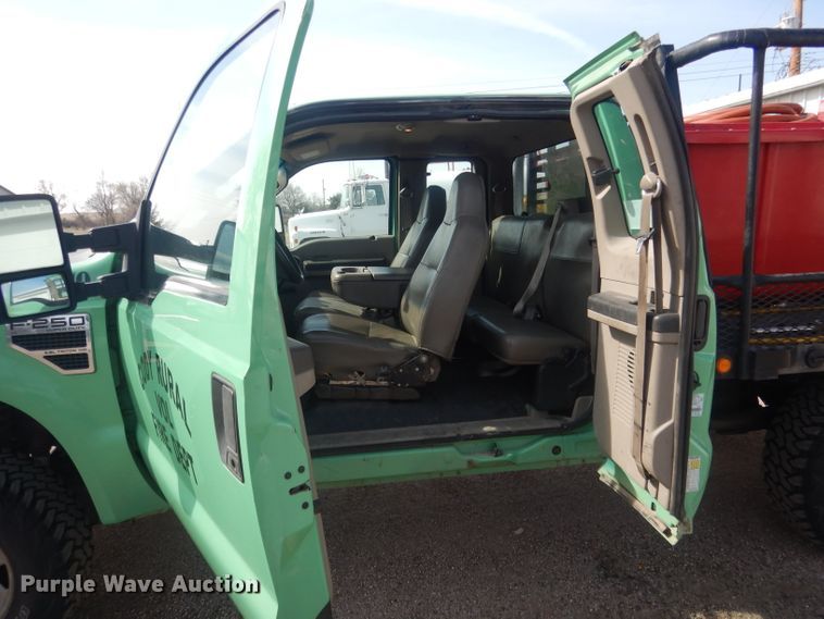 image for item DJ1313 2008 Ford F250 Super Duty XL  SuperCab brush fire truck