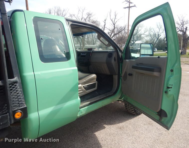 image for item DJ1313 2008 Ford F250 Super Duty XL  SuperCab brush fire truck