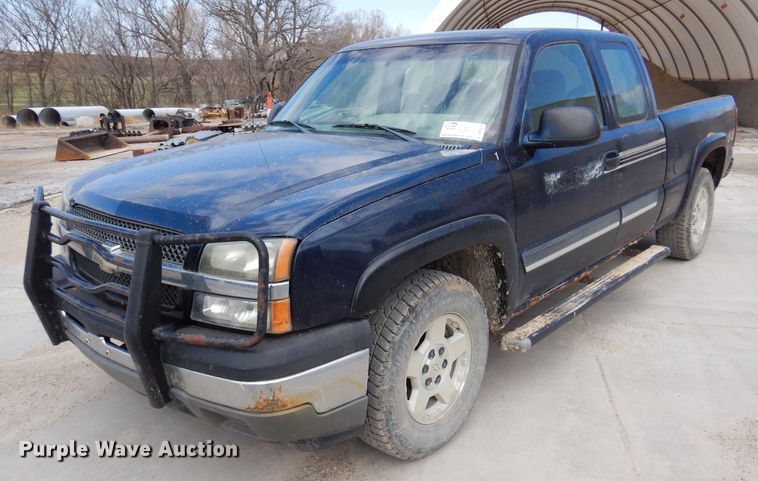 image for item DK0826 2005 Chevrolet Silverado 1500  Ext. Cab pickup truck