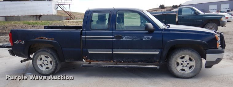 image for item DK0826 2005 Chevrolet Silverado 1500  Ext. Cab pickup truck