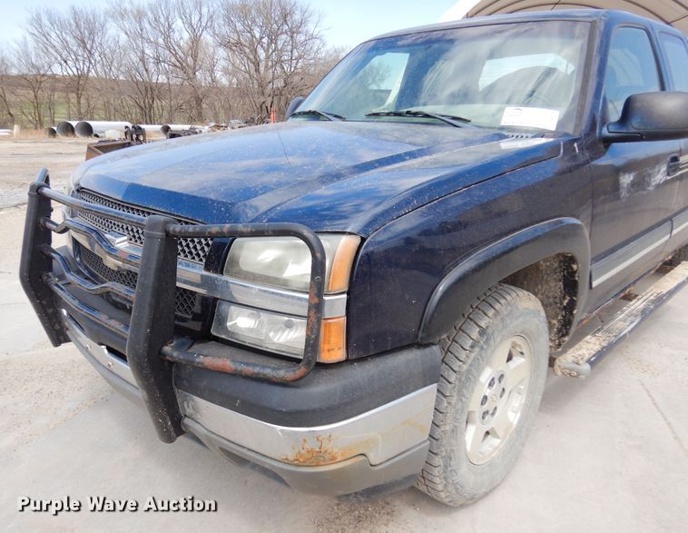 image for item DK0826 2005 Chevrolet Silverado 1500  Ext. Cab pickup truck