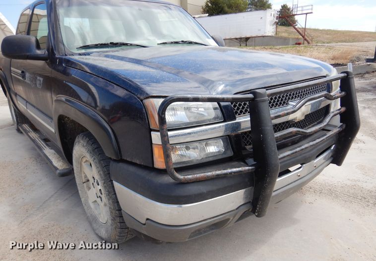 image for item DK0826 2005 Chevrolet Silverado 1500  Ext. Cab pickup truck
